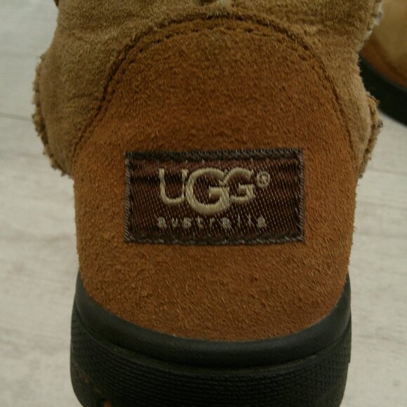 UGG Australia Embroidered Ultimate Fur Cuff Shearling Lined Winter Boot Size 6 - Picture 4 of 11